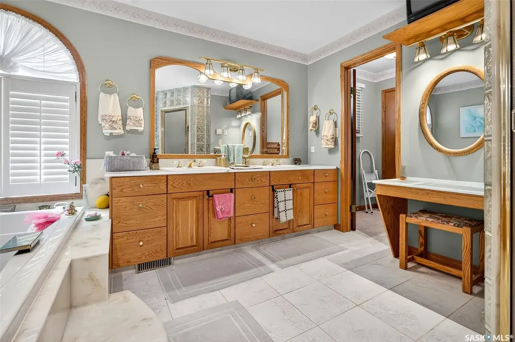 80 Bluebell Crescent Moose Jaw SK S6J 1A2