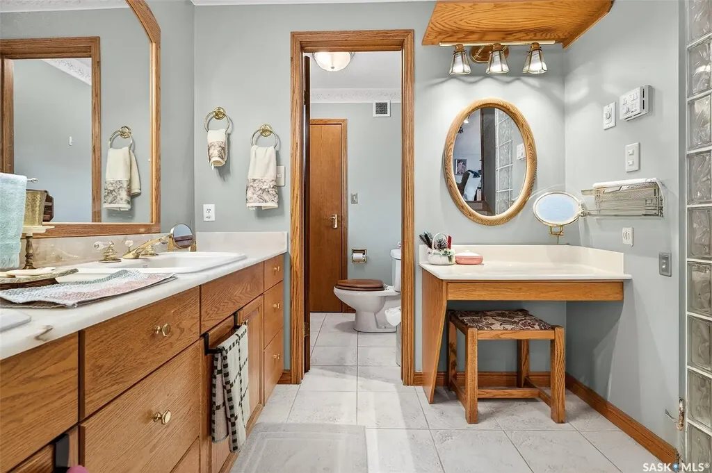 80 Bluebell Crescent Moose Jaw SK S6J 1A2