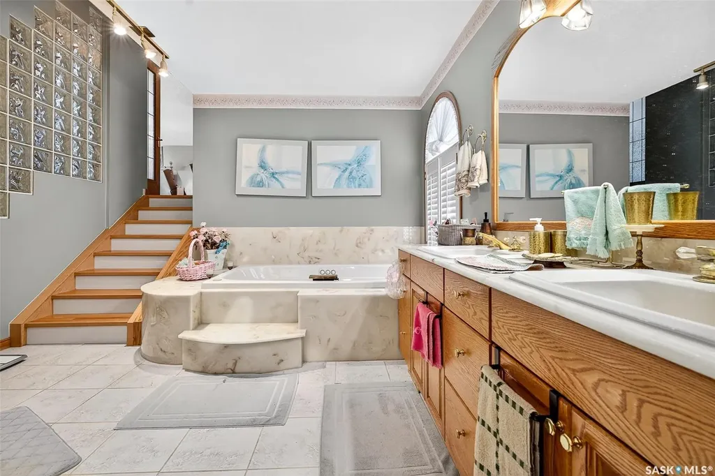 80 Bluebell Crescent Moose Jaw SK S6J 1A2