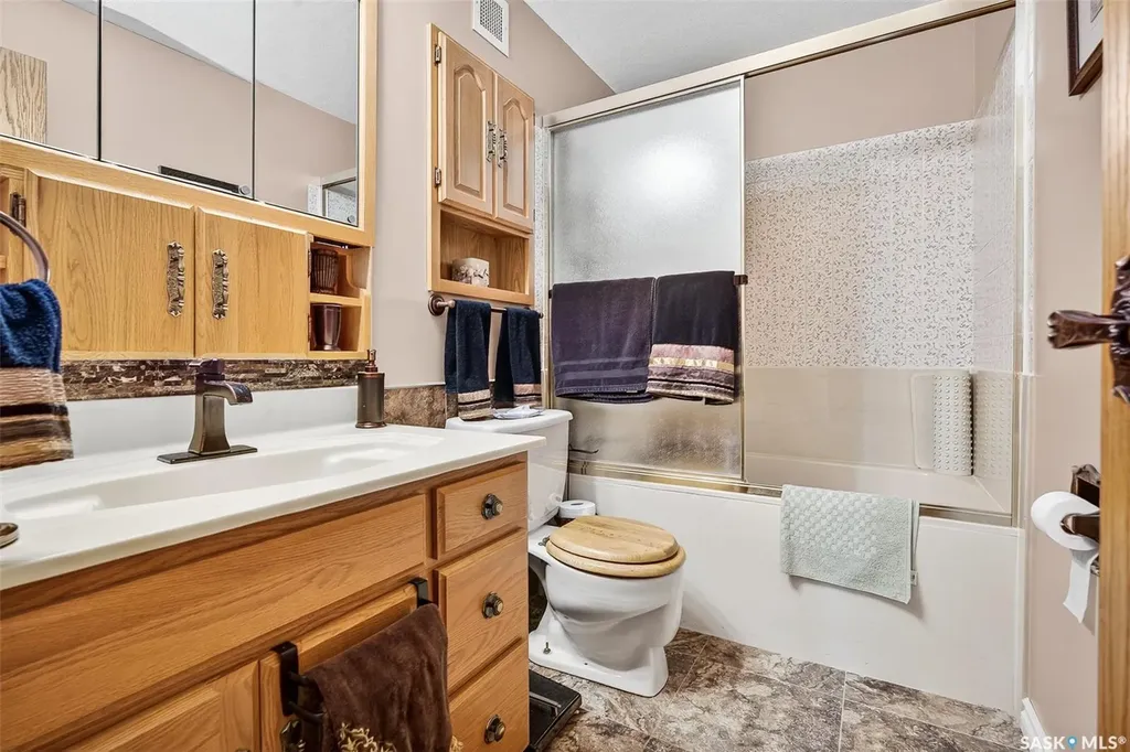 80 Bluebell Crescent Moose Jaw SK S6J 1A2