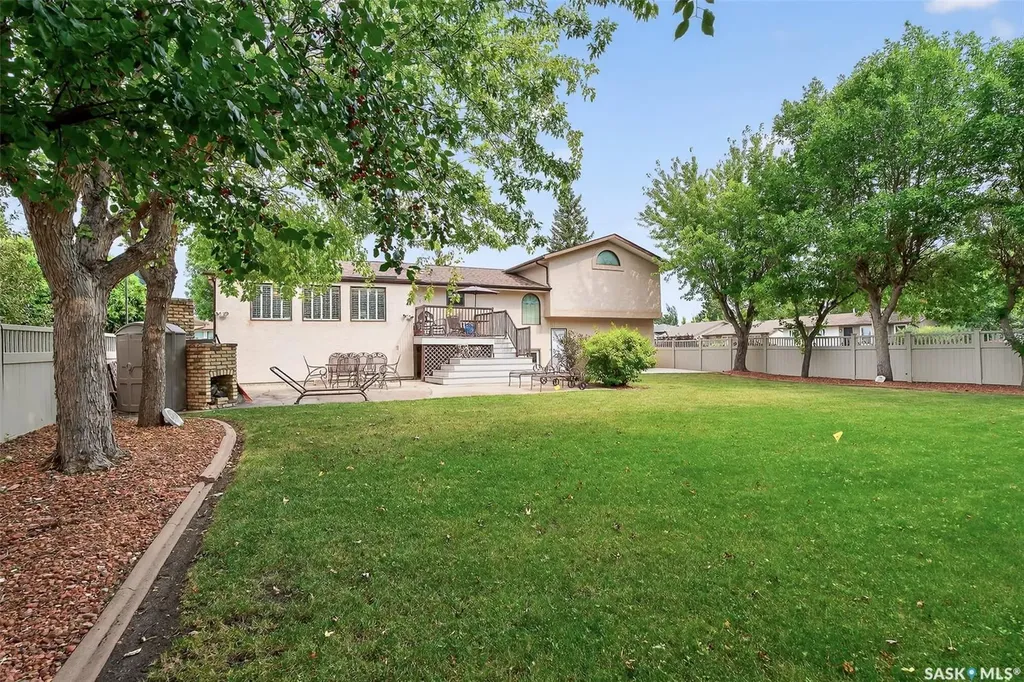 80 Bluebell Crescent Moose Jaw SK S6J 1A2