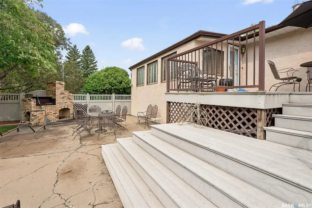 80 Bluebell Crescent Moose Jaw SK S6J 1A2