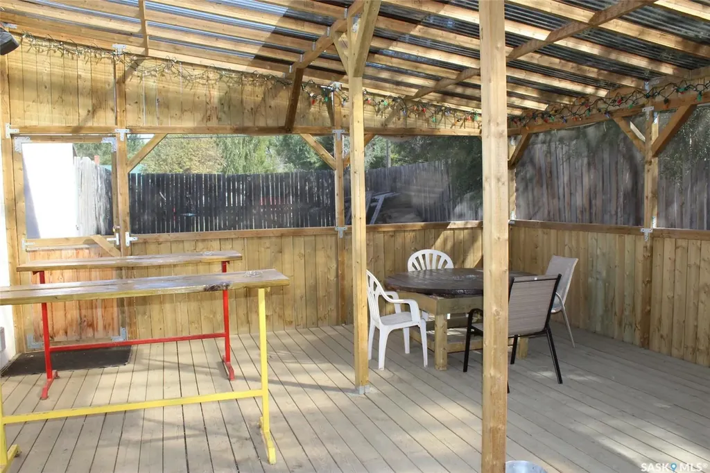 343 Redcoat Drive Eastend SK S0N 0T0