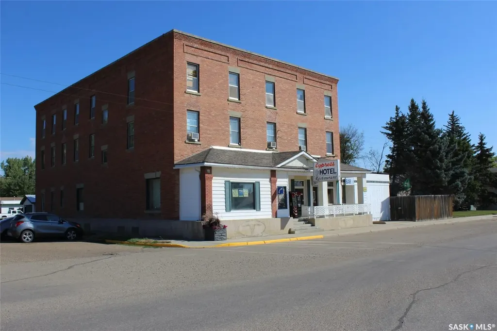343 Redcoat Drive Eastend SK S0N 0T0