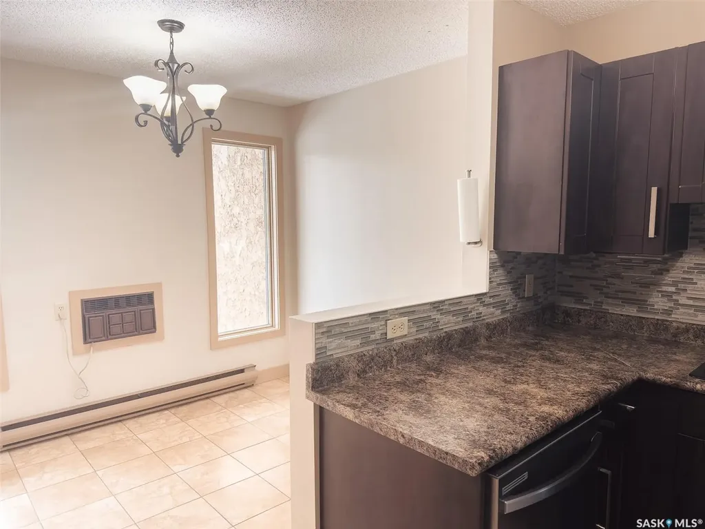 427 Tait Crescent Saskatoon SK S7H 5L2