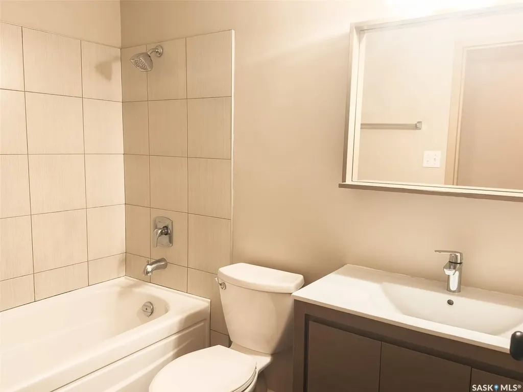 427 Tait Crescent Saskatoon SK S7H 5L2