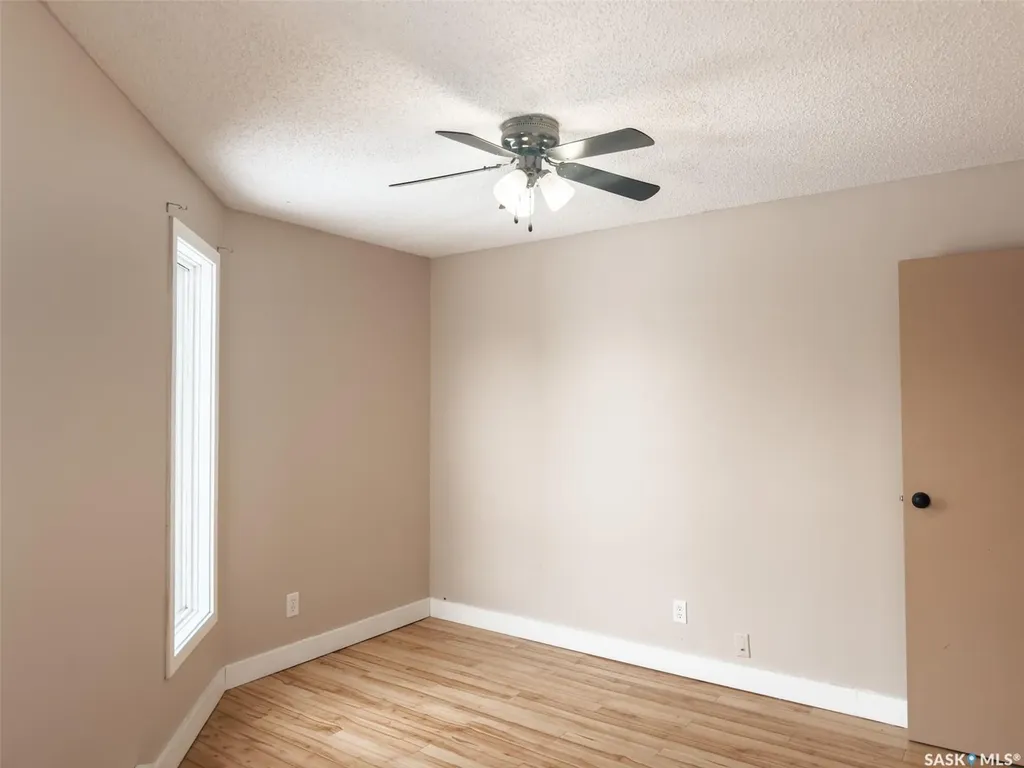 427 Tait Crescent Saskatoon SK S7H 5L2