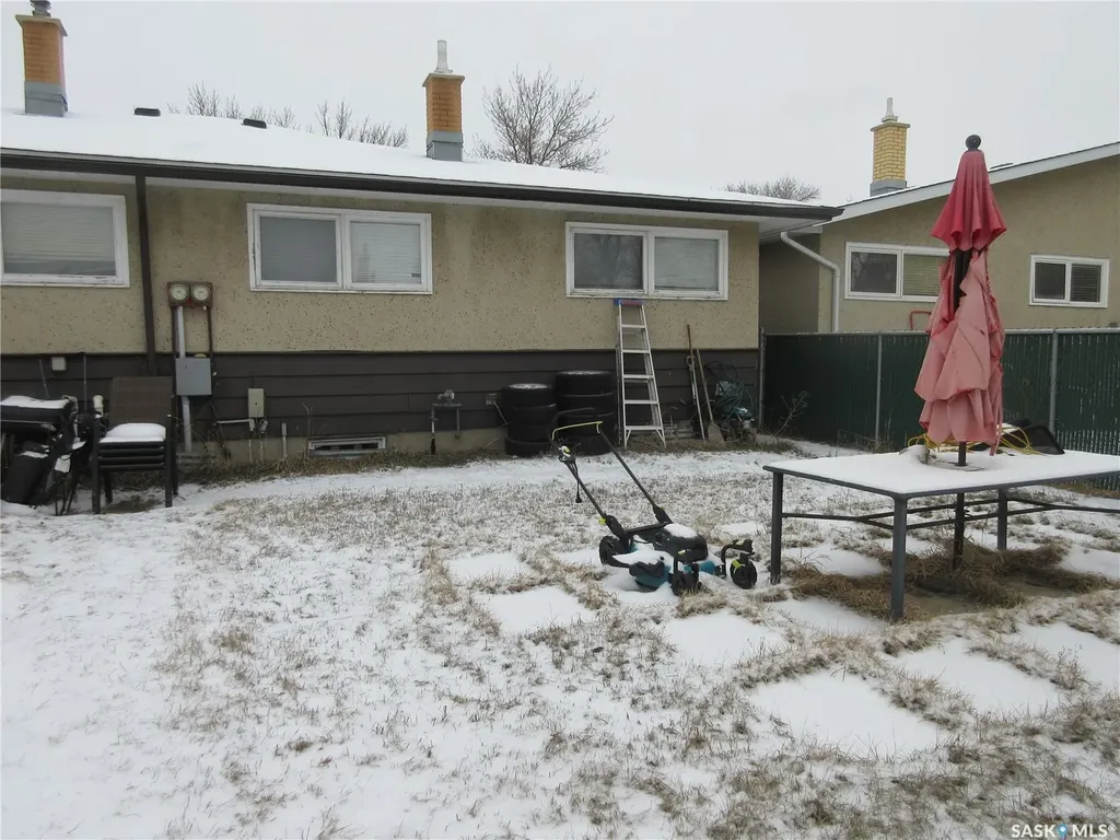 182 Rothwell Crescent Regina SK S4N 1R8