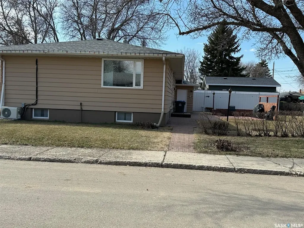 400 Gallaway Street Estevan SK S4A 0A9