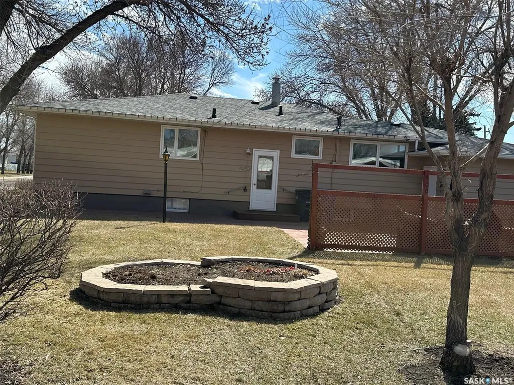 400 Gallaway Street Estevan SK S4A 0A9
