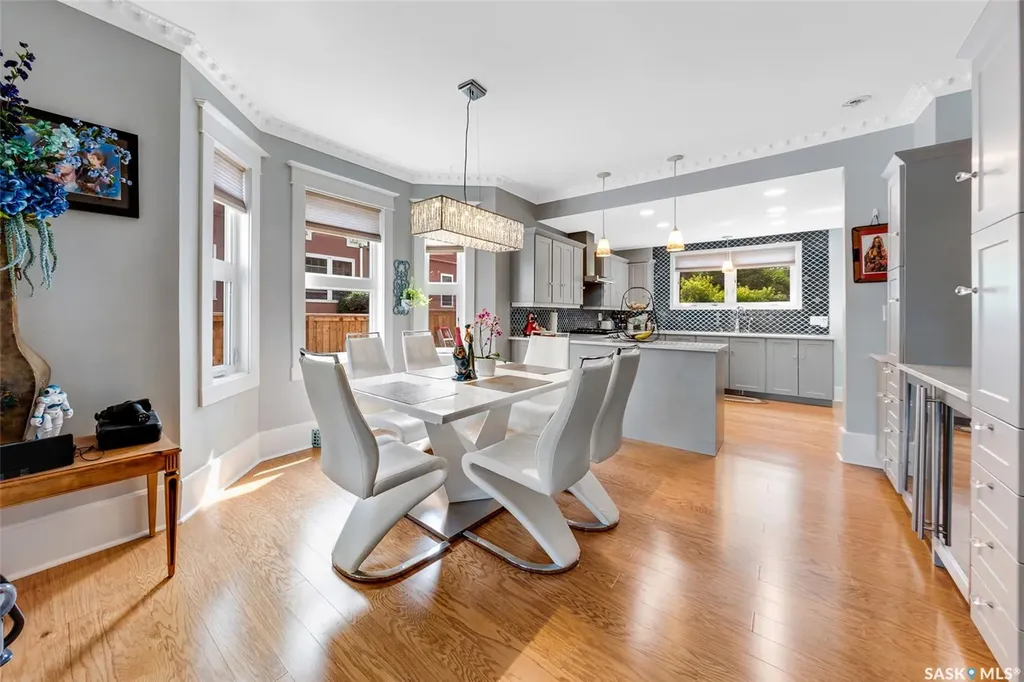 518 12th Street E Saskatoon SK S7N 0H2