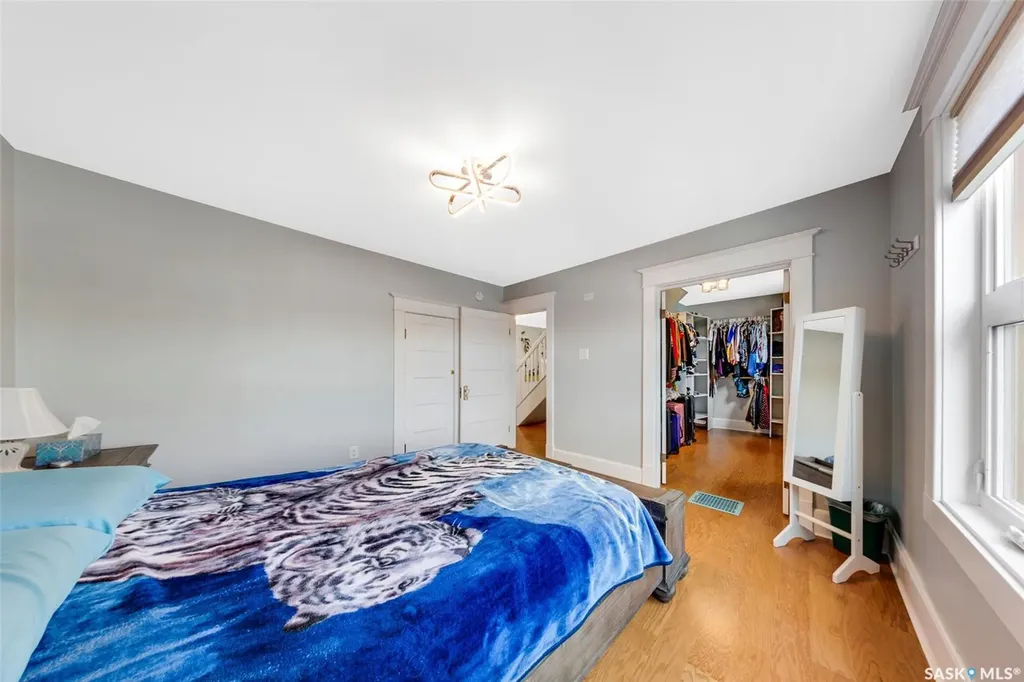 518 12th Street E Saskatoon SK S7N 0H2