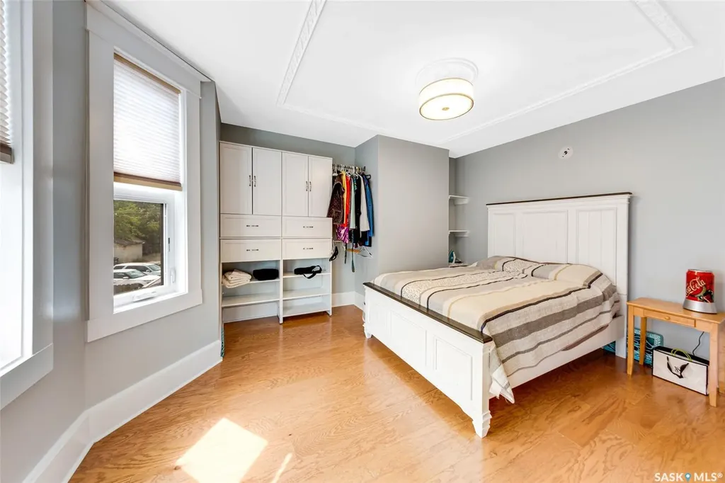 518 12th Street E Saskatoon SK S7N 0H2