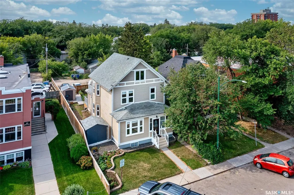 518 12th Street E Saskatoon SK S7N 0H2