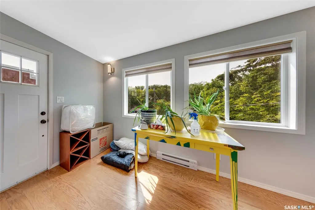518 12th Street E Saskatoon SK S7N 0H2