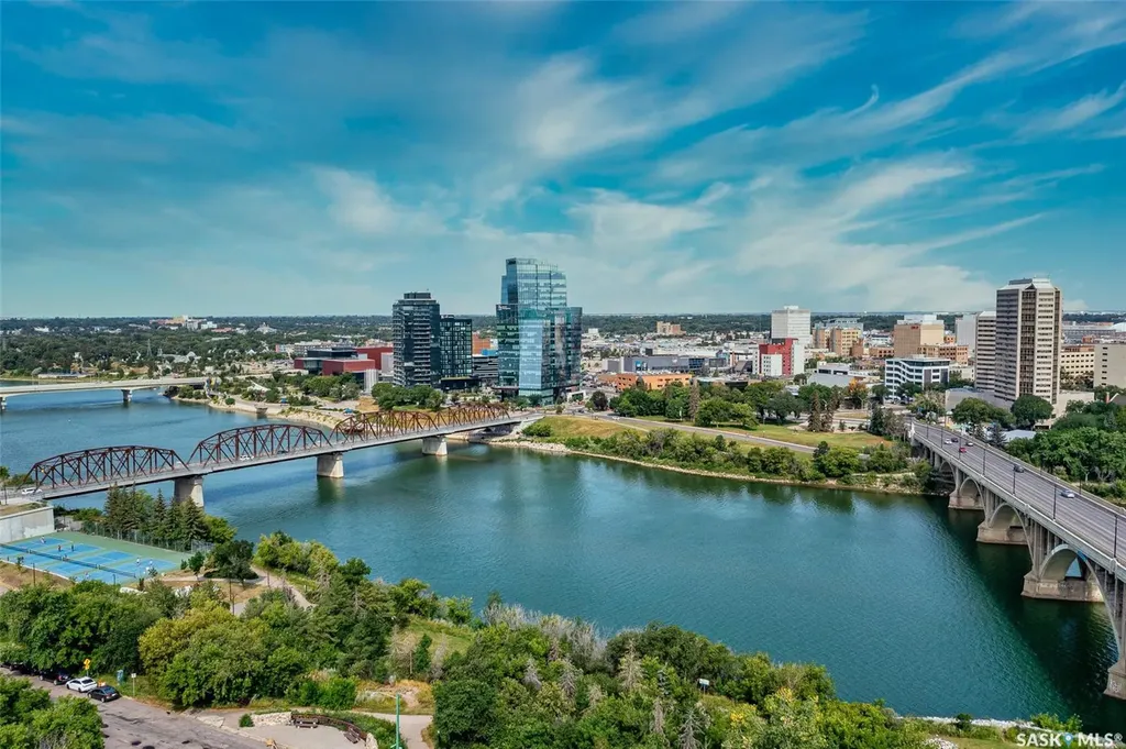 518 12th Street E Saskatoon SK S7N 0H2