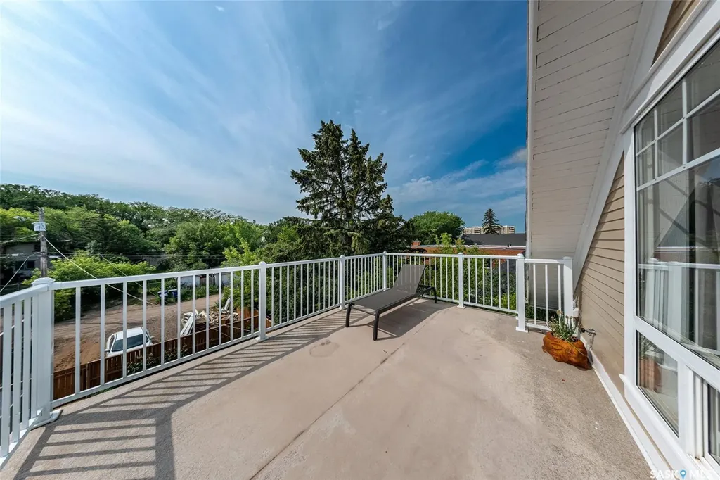 518 12th Street E Saskatoon SK S7N 0H2