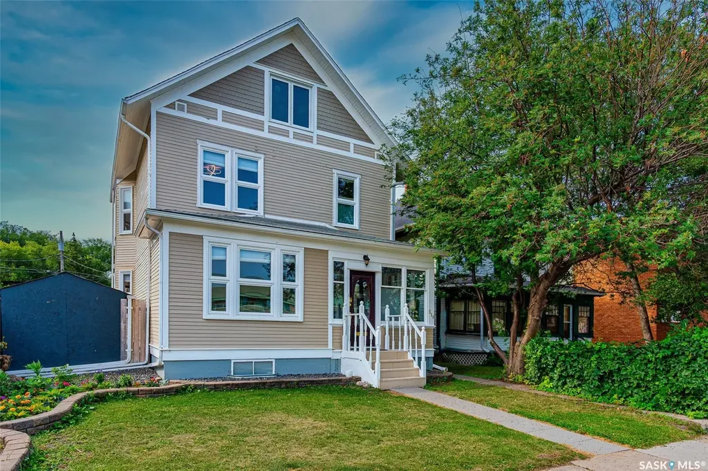 518 12th Street E Saskatoon SK S7N 0H2