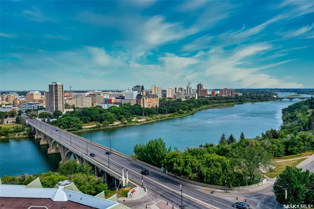 518 12th Street E Saskatoon SK S7N 0H2