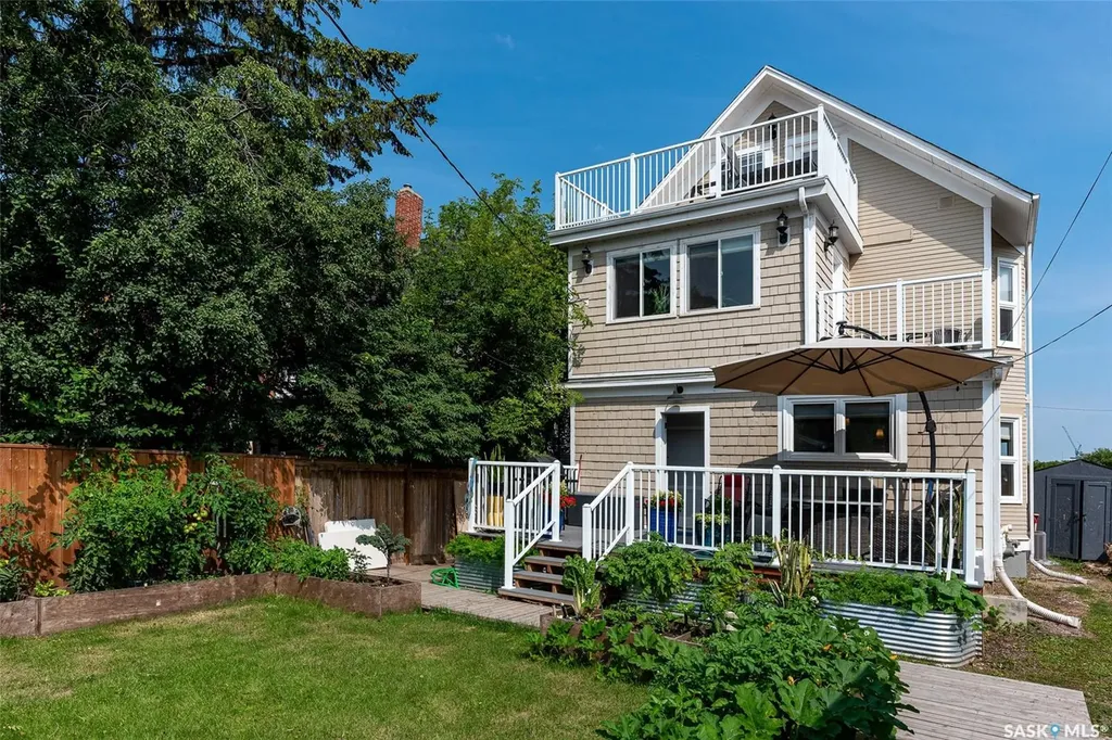 518 12th Street E Saskatoon SK S7N 0H2