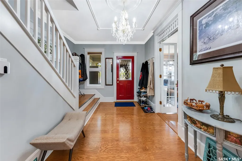 518 12th Street E Saskatoon SK S7N 0H2
