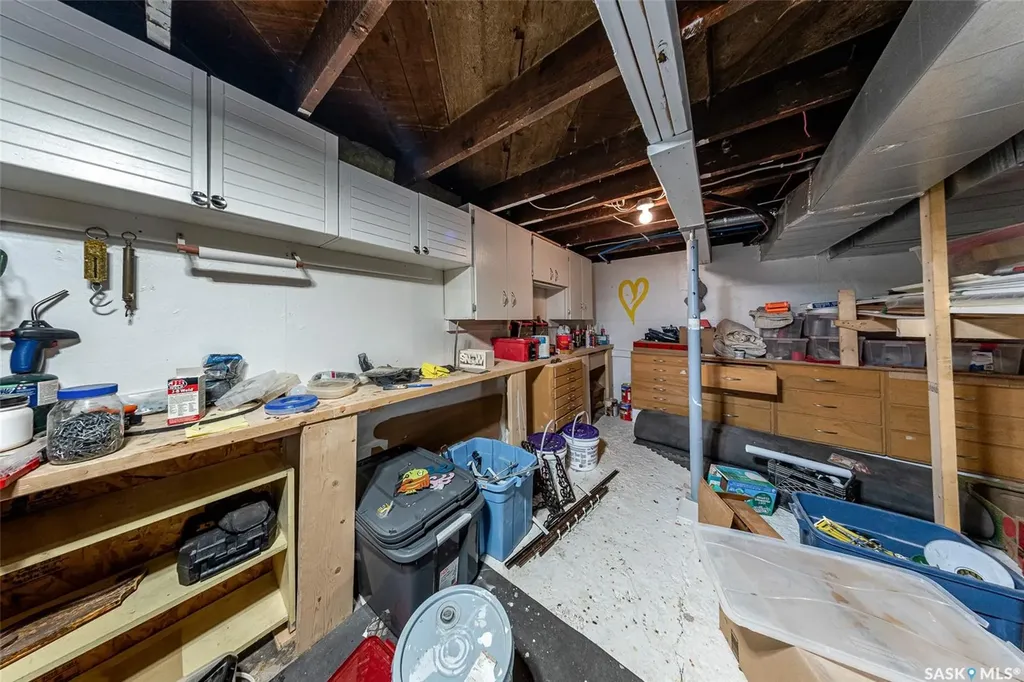 518 12th Street E Saskatoon SK S7N 0H2