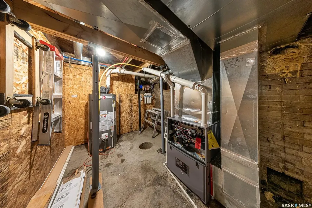 518 12th Street E Saskatoon SK S7N 0H2