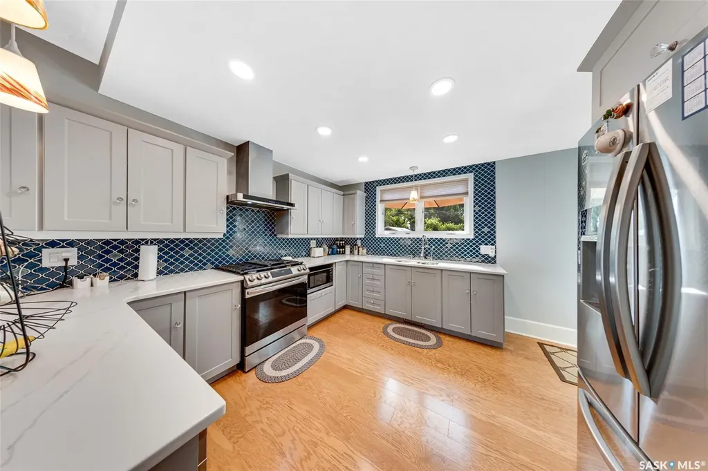 518 12th Street E Saskatoon SK S7N 0H2