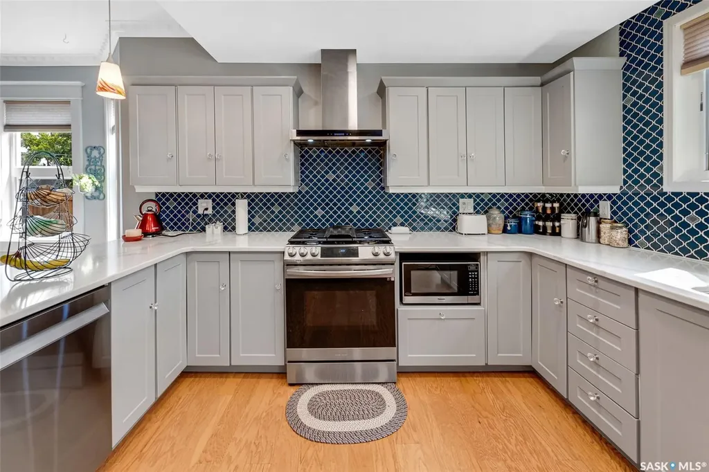 518 12th Street E Saskatoon SK S7N 0H2