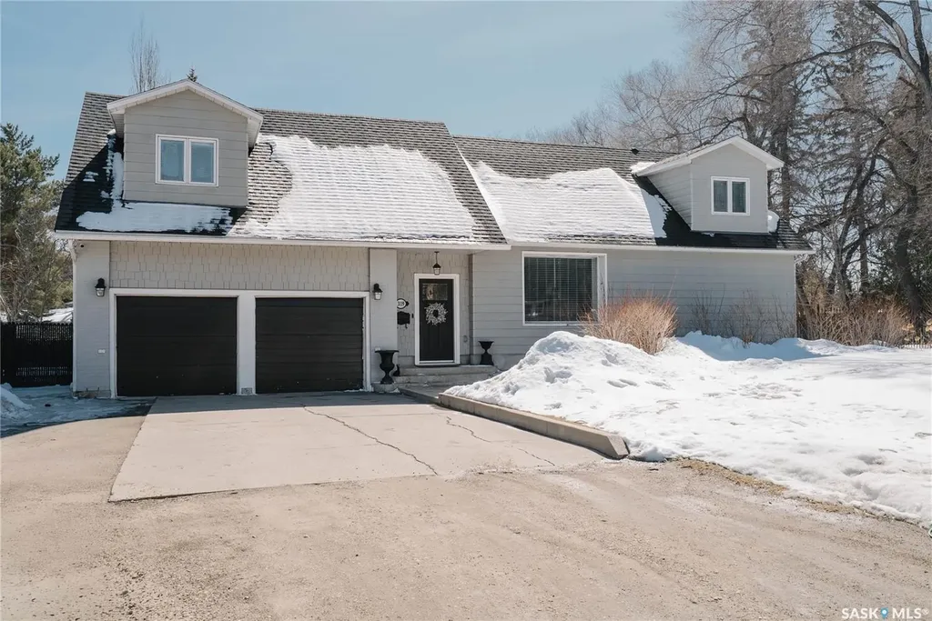 3119 Ortona Street Saskatoon SK S7M 3R3