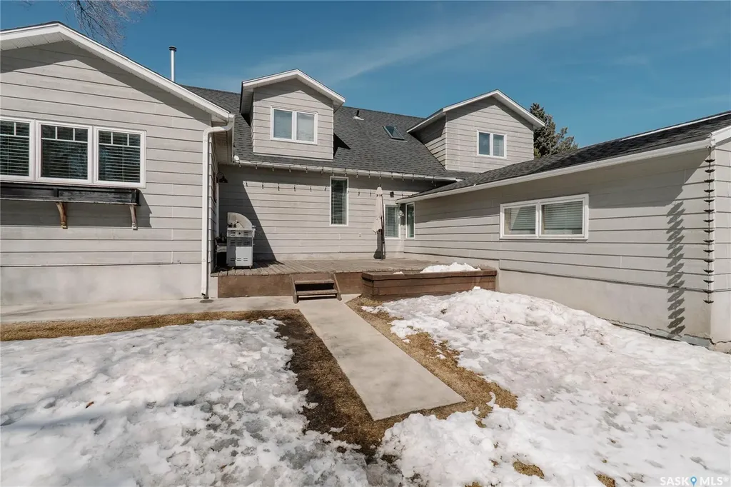 3119 Ortona Street Saskatoon SK S7M 3R3