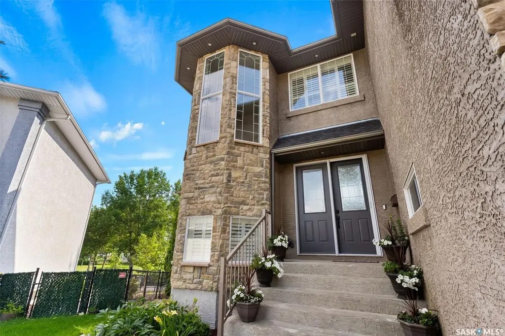 1514 Lakeridge Drive N Regina SK S4X 4L5
