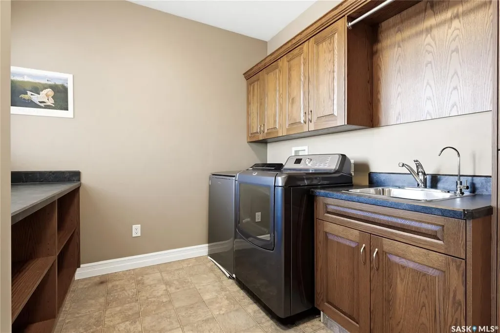 1514 Lakeridge Drive N Regina SK S4X 4L5
