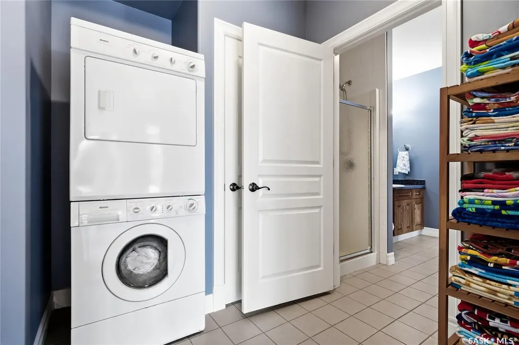 1514 Lakeridge Drive N Regina SK S4X 4L5