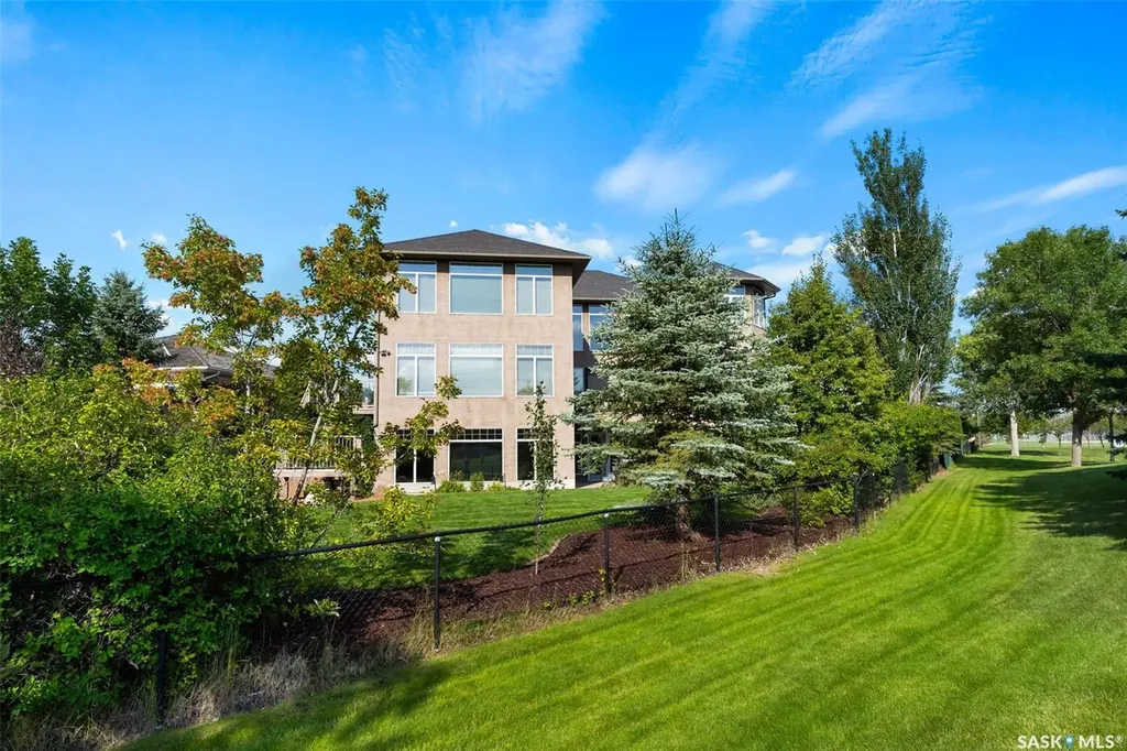 1514 Lakeridge Drive N Regina SK S4X 4L5
