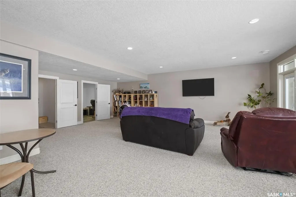 2805 Lakeview Drive Prince Albert SK S6W 0A4