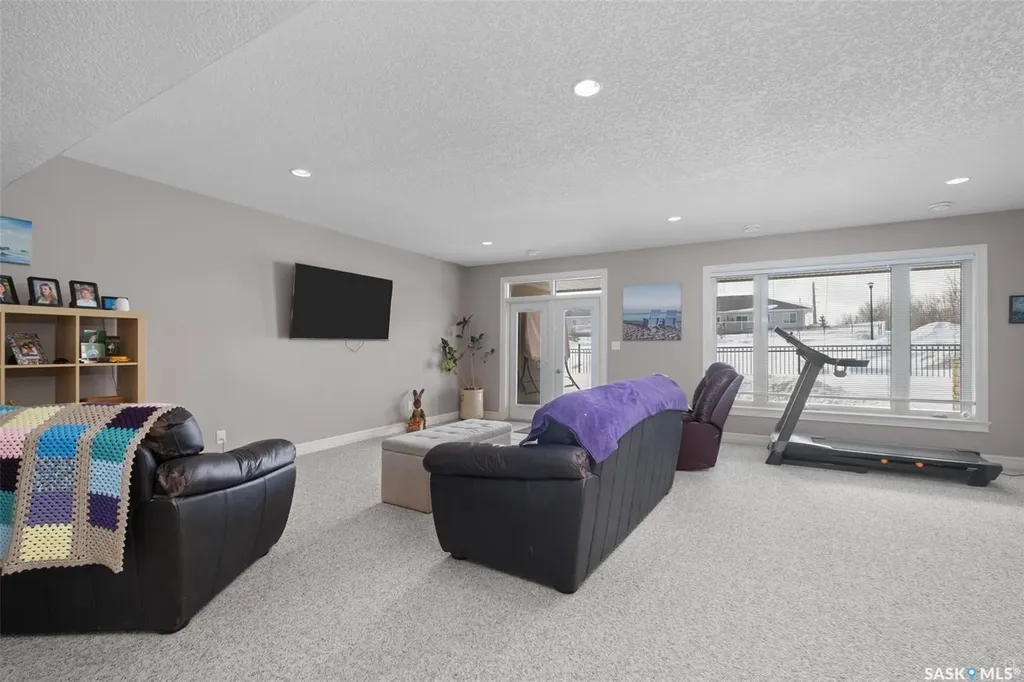 2805 Lakeview Drive Prince Albert SK S6W 0A4
