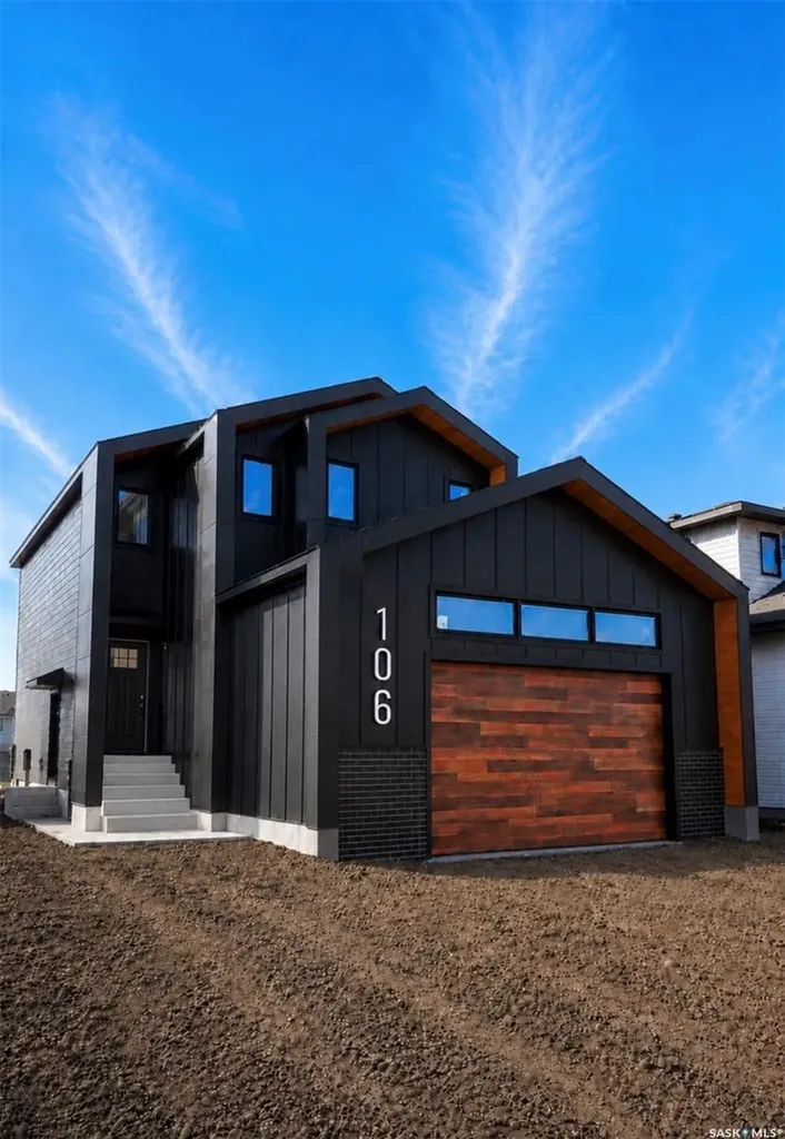 106 Cockcroft Manor Saskatoon SK S7V 1Y5
