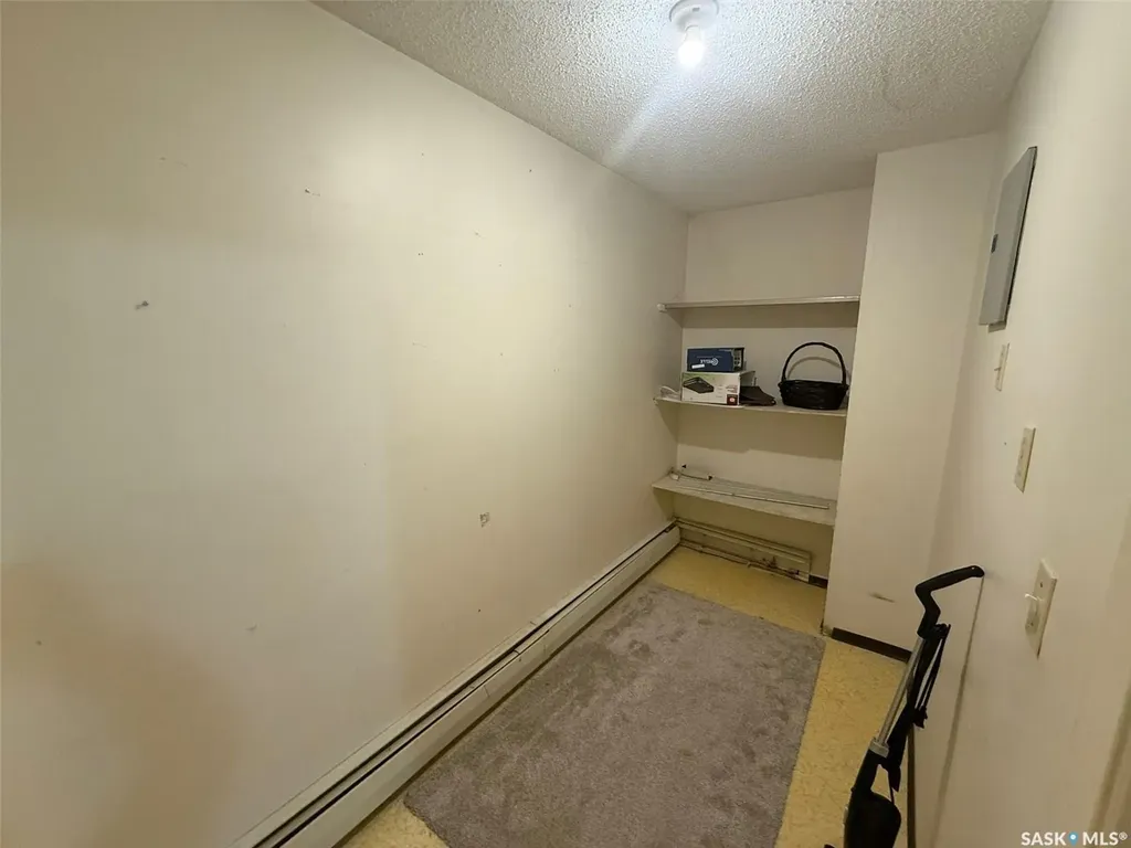 15 Barr Street Regina SK S4R 8B4