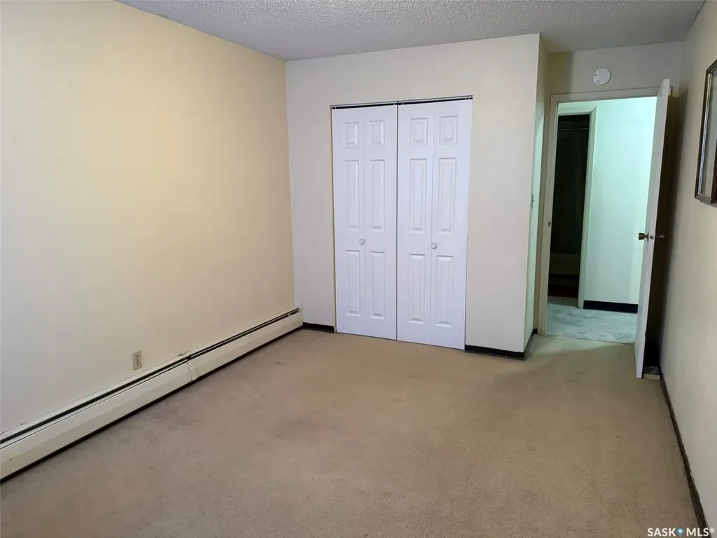 15 Barr Street Regina SK S4R 8B4