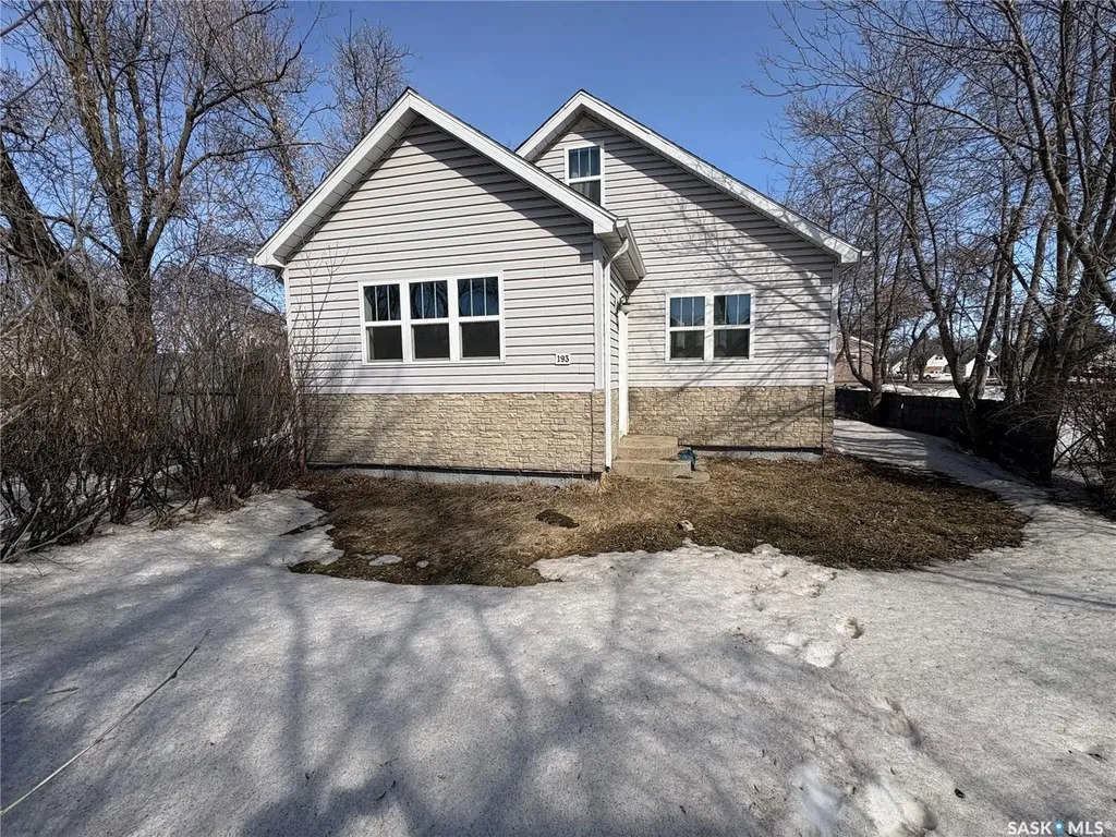193 Broadway Street W Yorkton SK S3N 0M8