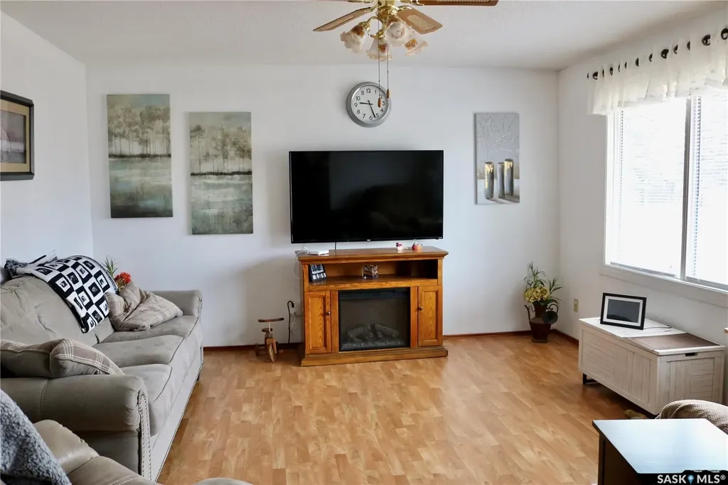 708 Ellice Street Moosomin SK S0G 3N0