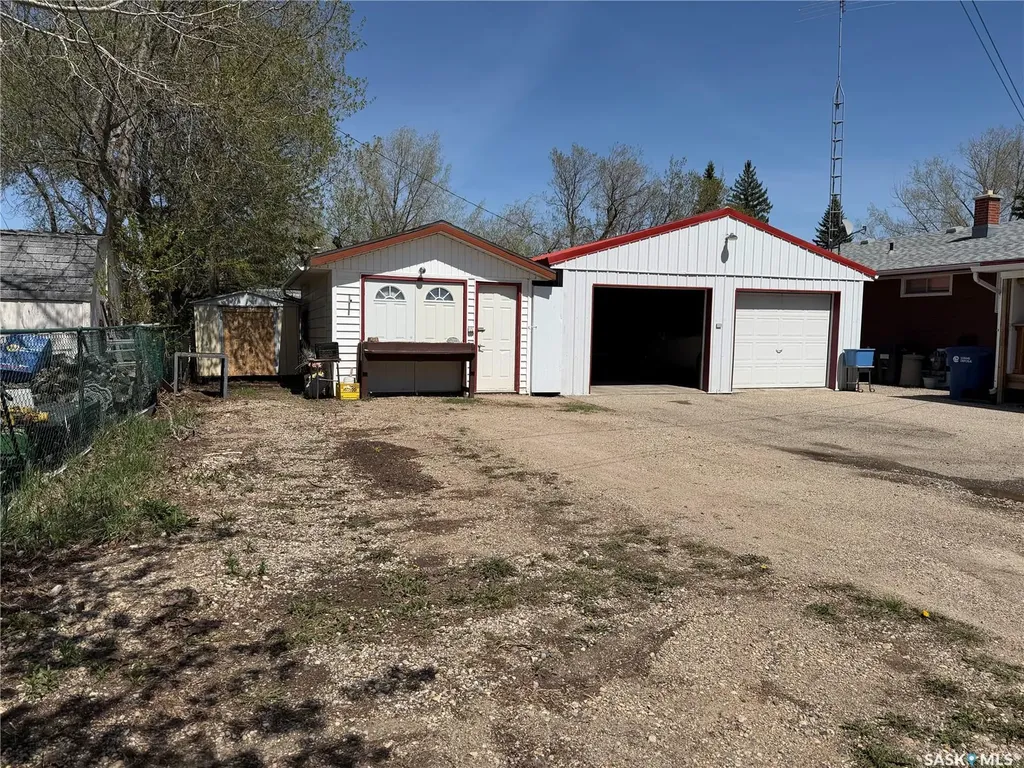 708 Ellice Street Moosomin SK S0G 3N0