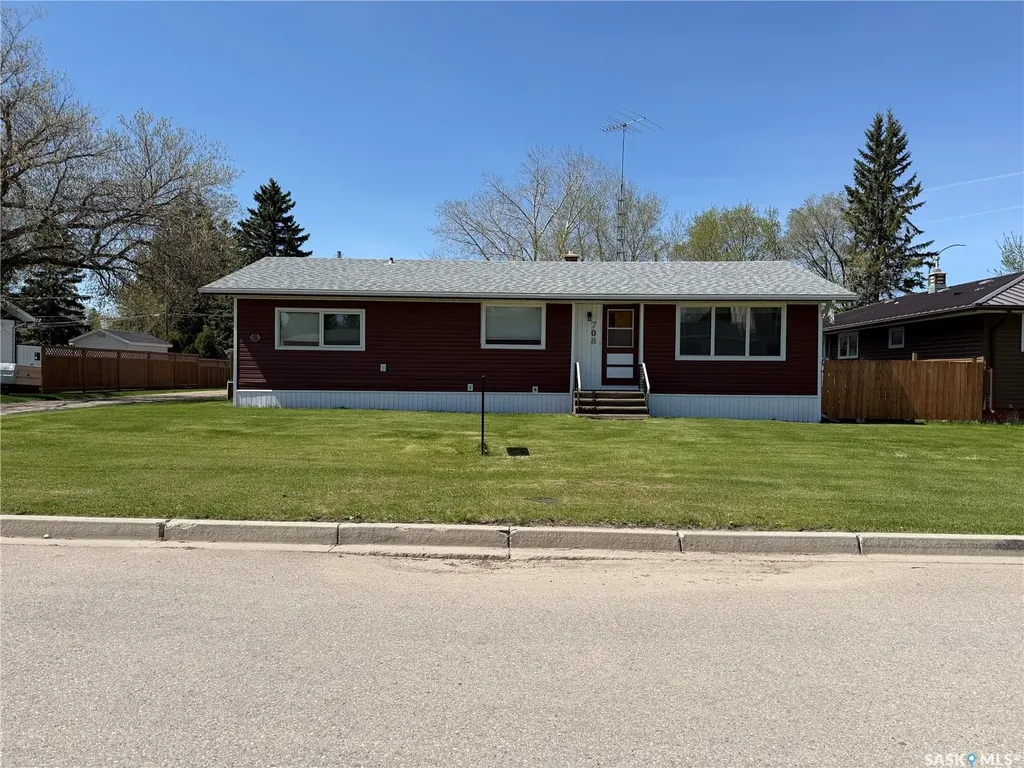 708 Ellice Street Moosomin SK S0G 3N0