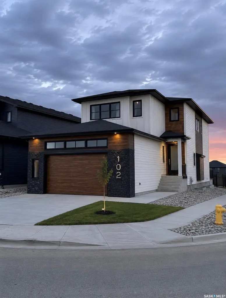 102 Cockcroft Manor Saskatoon SK S7V 1Y5