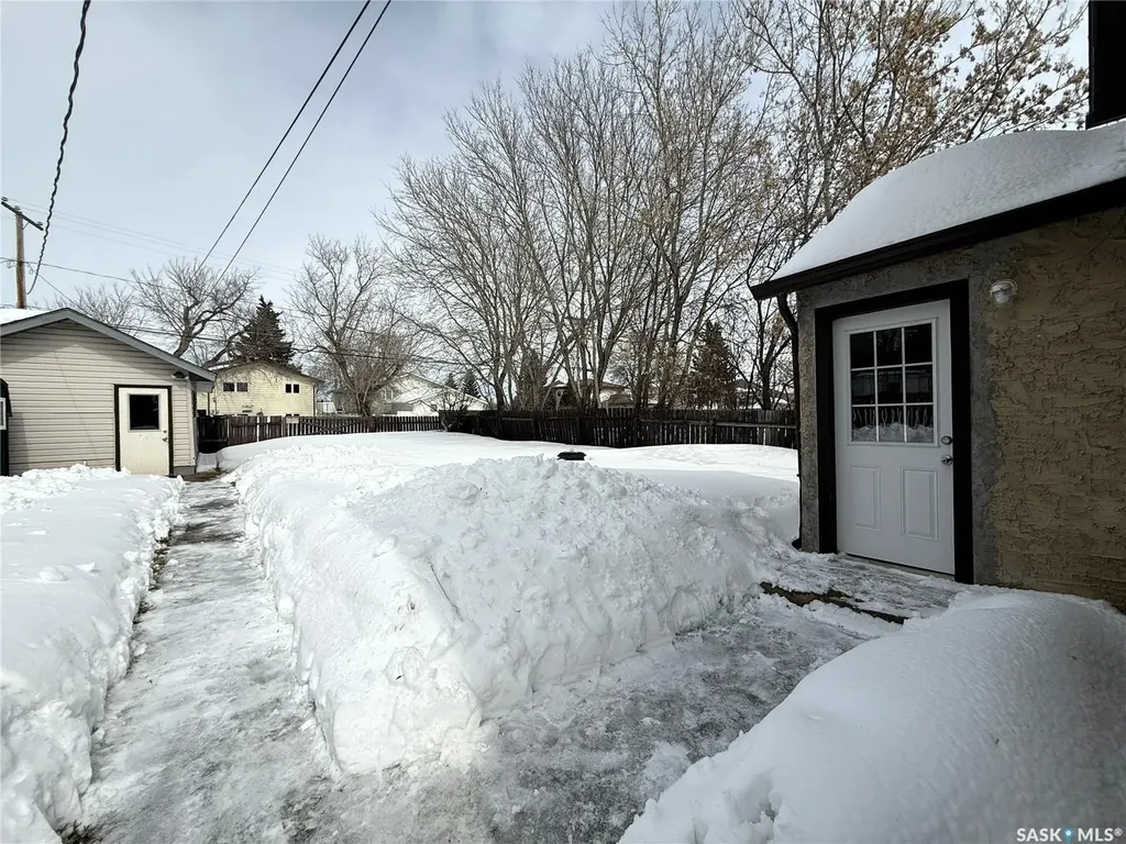 1478 1st Street E Prince Albert SK S6V 0E5