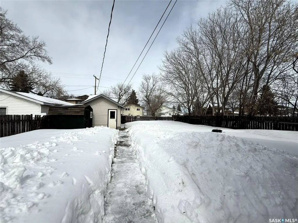 1478 1st Street E Prince Albert SK S6V 0E5