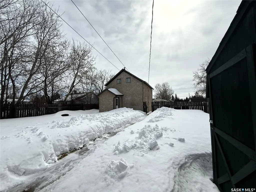1478 1st Street E Prince Albert SK S6V 0E5