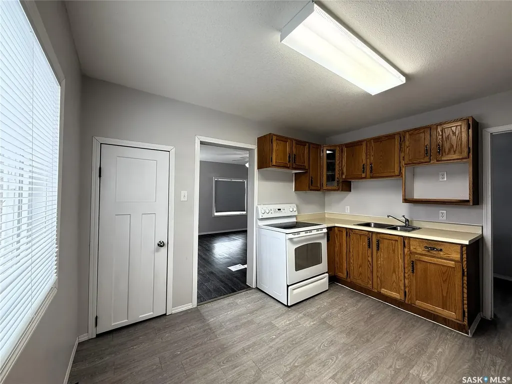 1478 1st Street E Prince Albert SK S6V 0E5