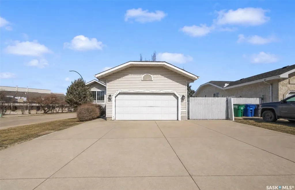 203 Konihowski Road Saskatoon SK S7S 1B2